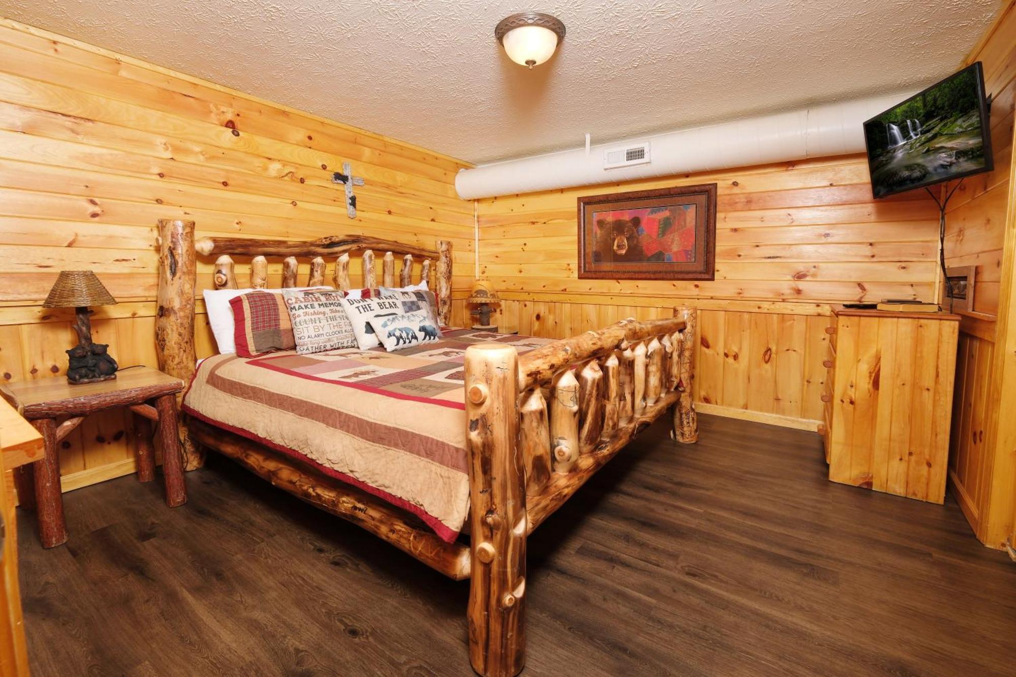 6br W Outdoor Pool Just 3 Min To Pigeon Forge! Free Attraction Tickets Gameroom Hot Tub Holiday home Pigeon Forge