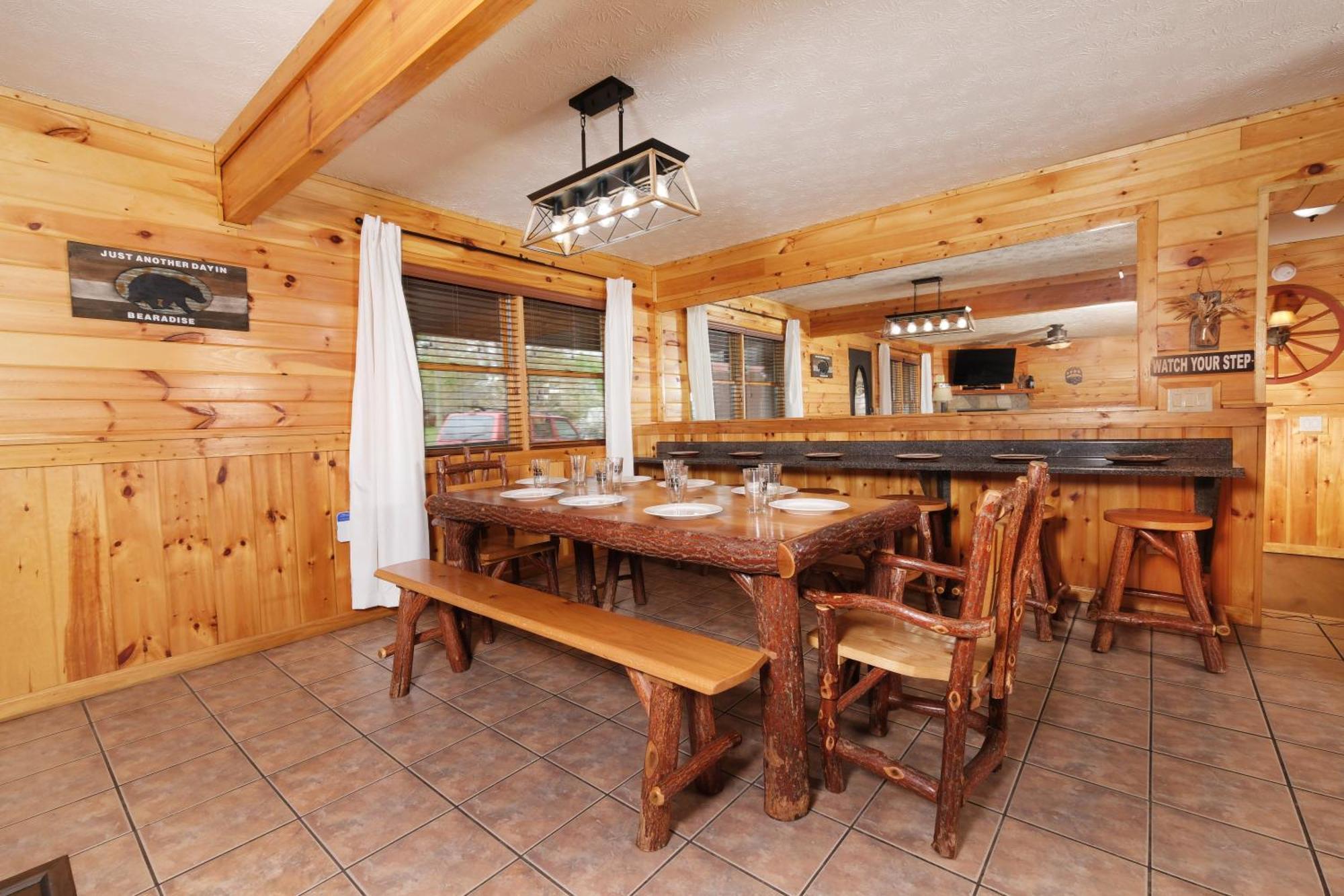 6br W Outdoor Pool Just 3 Min To Pigeon Forge! Free Attraction Tickets Gameroom Hot Tub Pigeon Forge