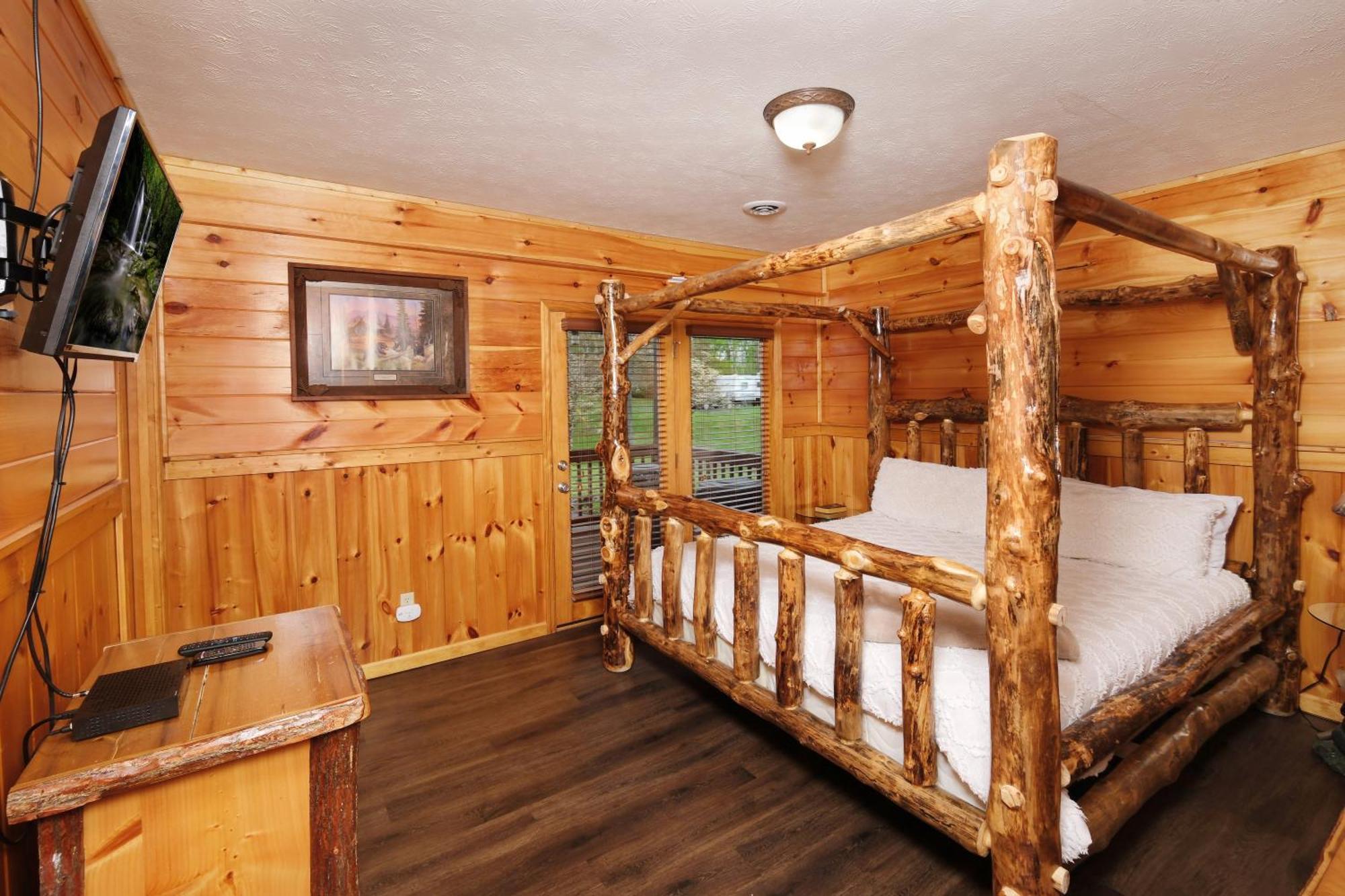 6br W Outdoor Pool Just 3 Min To Pigeon Forge! Free Attraction Tickets Gameroom Hot Tub * Pigeon Forge