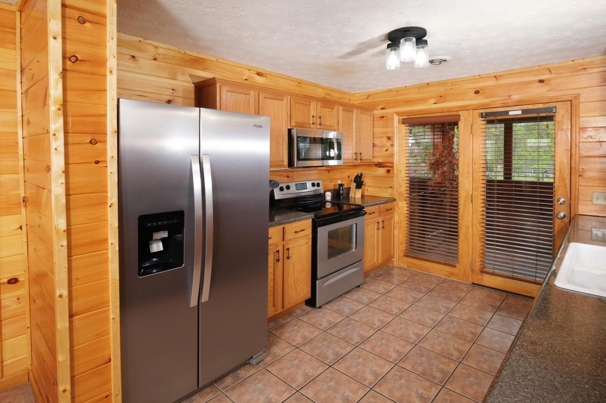 Holiday home 6br W Outdoor Pool Just 3 Min To Pigeon Forge! Free Attraction Tickets Gameroom Hot Tub