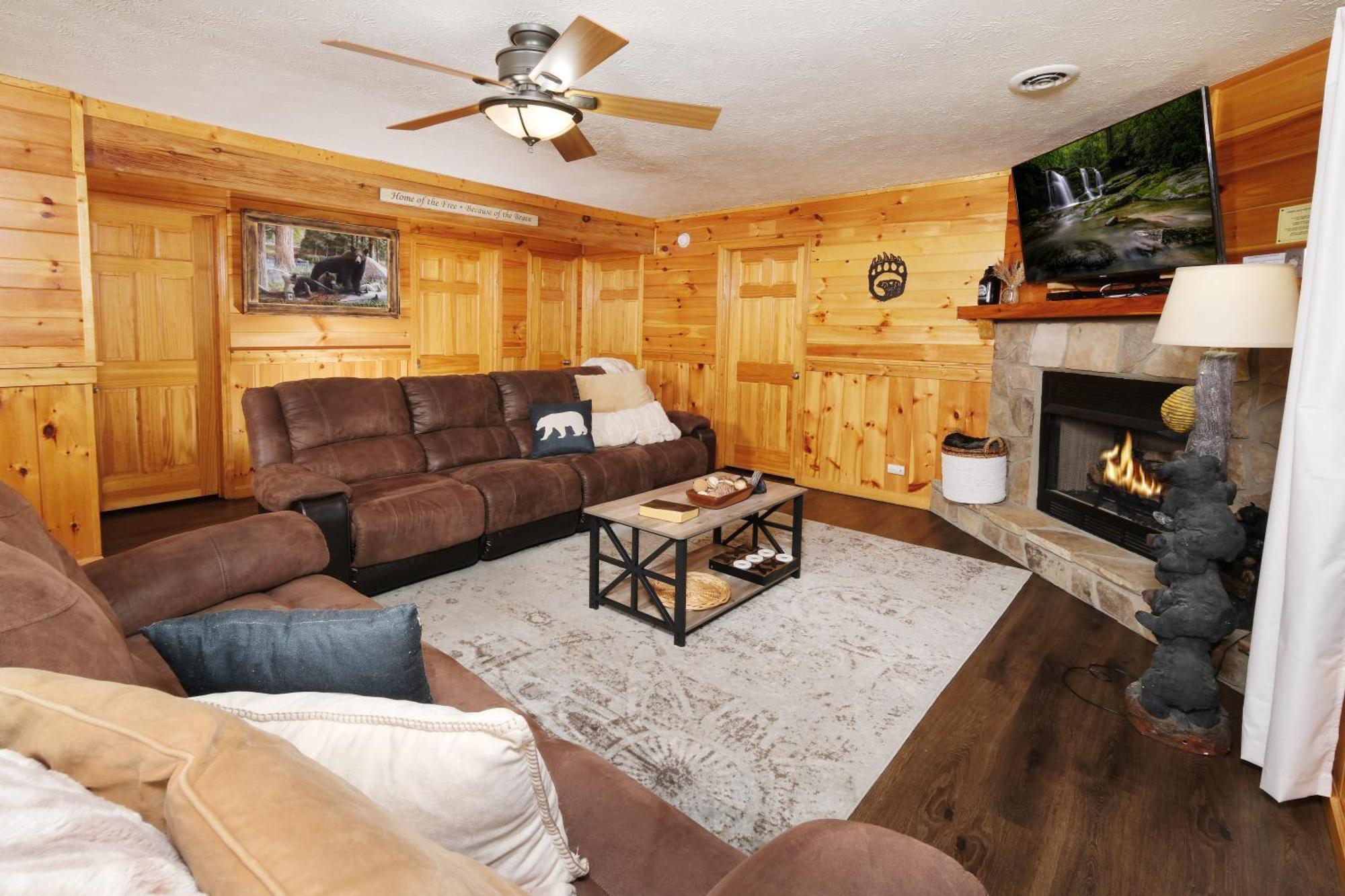 6br W Outdoor Pool Just 3 Min To Pigeon Forge! Free Attraction Tickets Gameroom Hot Tub Holiday home