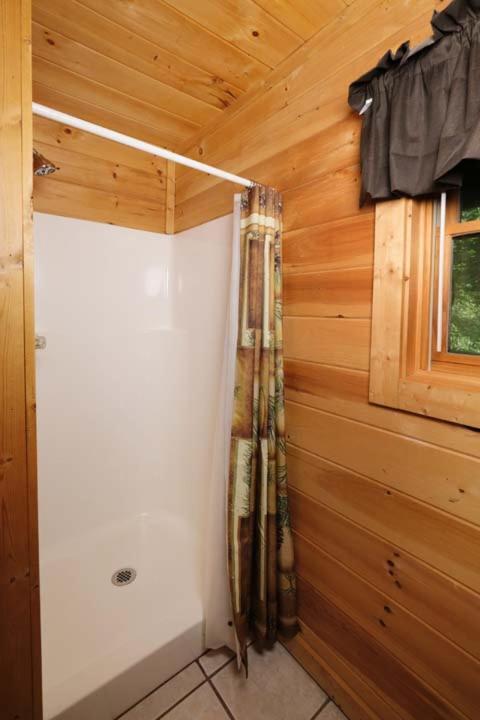 Cozy 2br Hot Tub Pool Table Holiday home Pigeon Forge