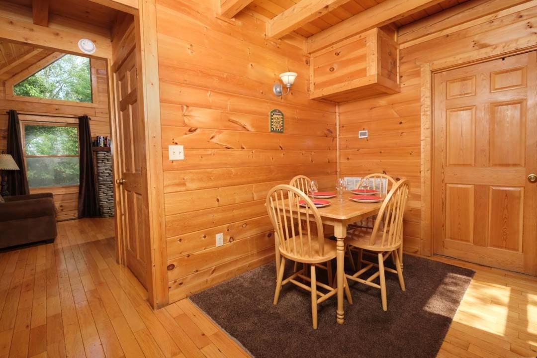 Cozy 2br Hot Tub Pool Table Holiday home *