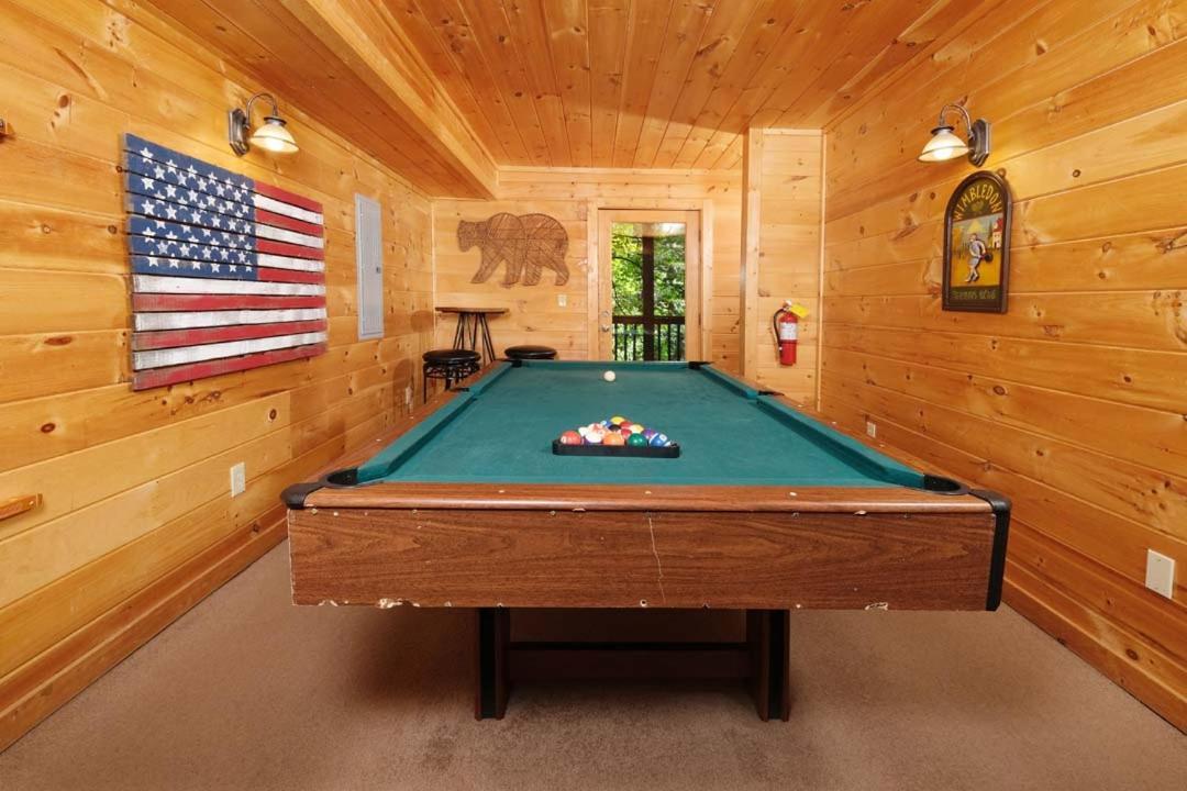 Cozy 2br Hot Tub Pool Table Holiday home Pigeon Forge