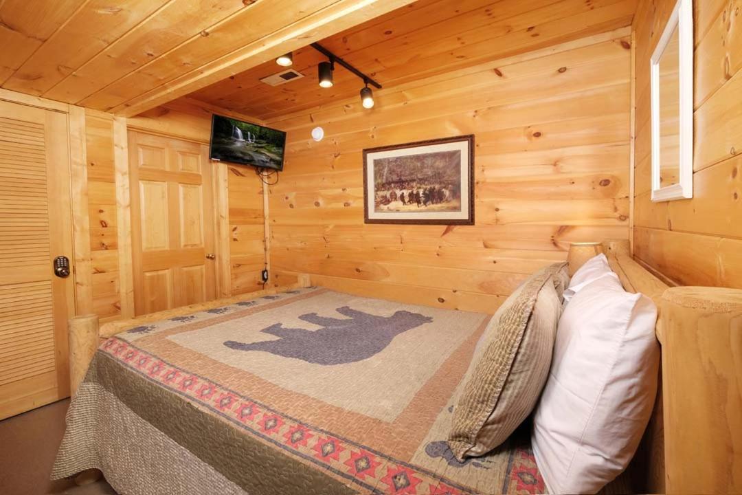 Cozy 2br Hot Tub Pool Table * Pigeon Forge