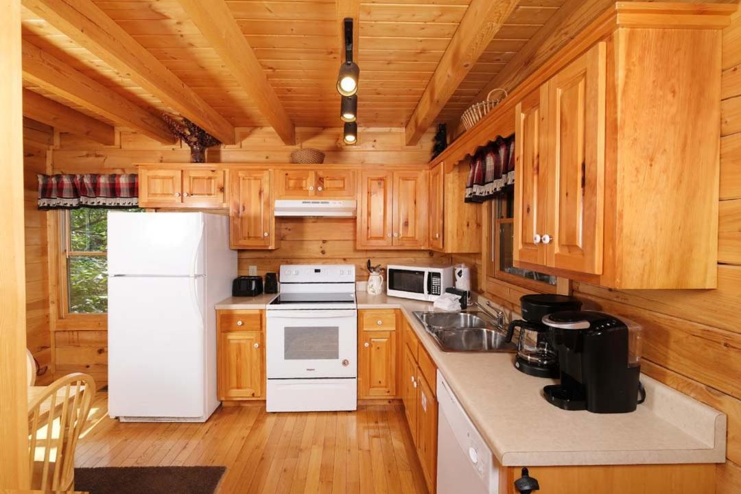 Cozy 2br Hot Tub Pool Table * Pigeon Forge