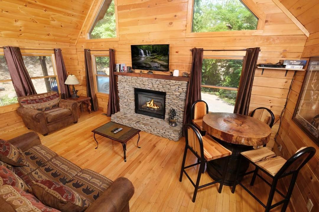 Cozy 2br Hot Tub Pool Table Holiday home