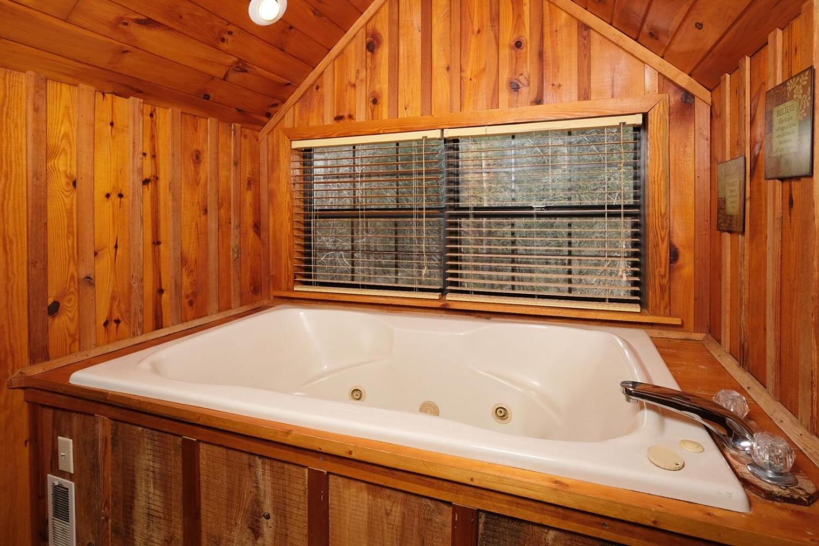 Romantic 1br Hot Tub Free Attraction Tickets Holiday home *