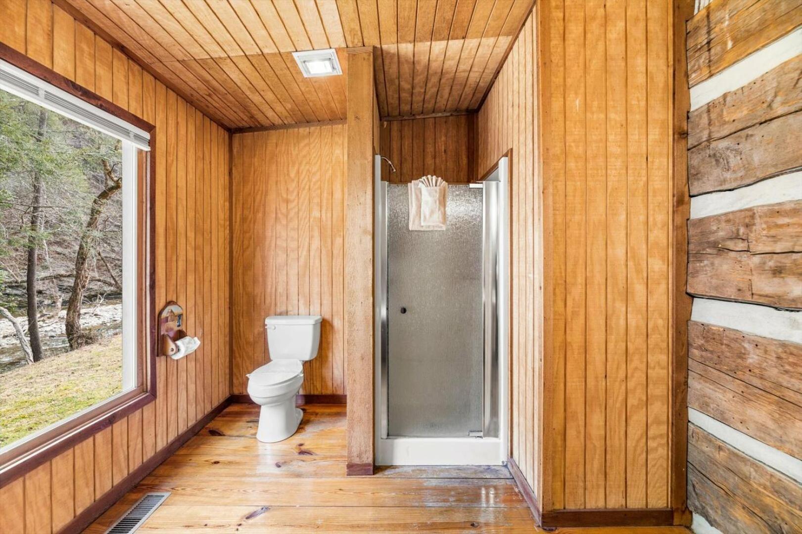 Enchanting 1br Riverfront Cabin! * Pigeon Forge