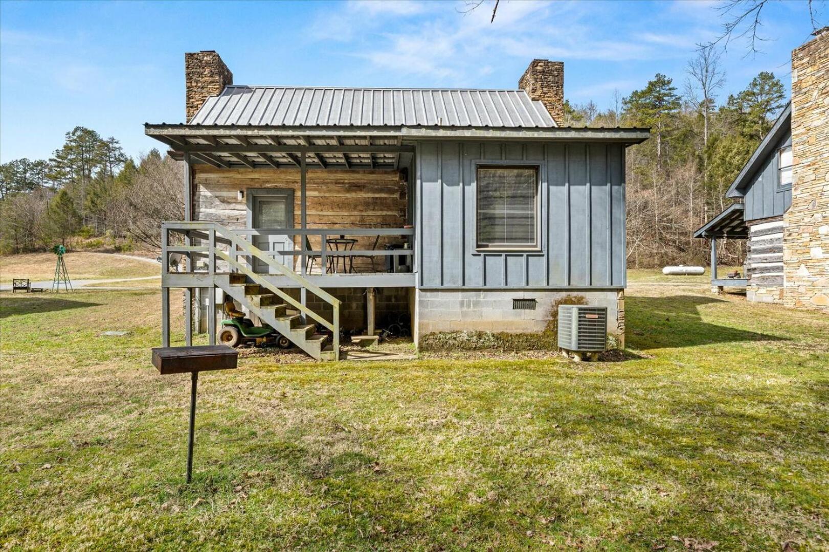 Holiday home Enchanting 1br Riverfront Cabin! *