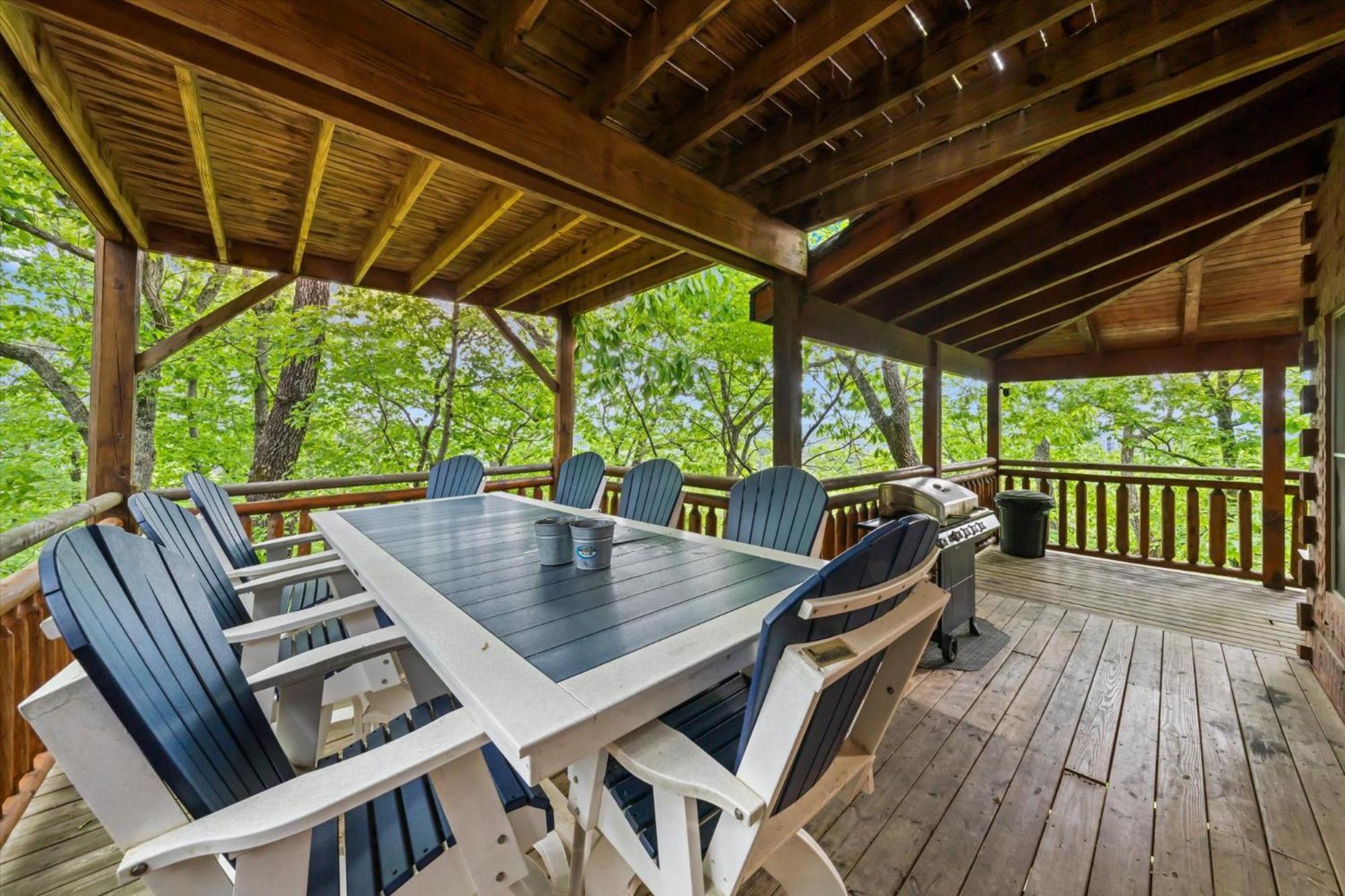 Spacious 5br Sleeps 10 Gameroom Hot Tub Free Attraction Tickets Holiday home