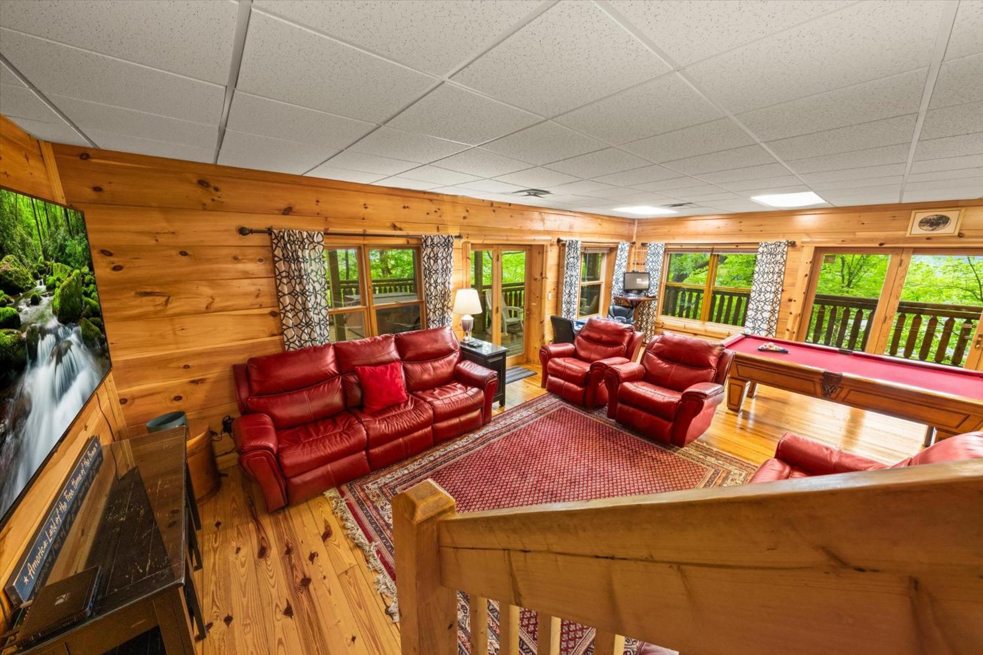 Spacious 5br Sleeps 10 Gameroom Hot Tub Free Attraction Tickets *