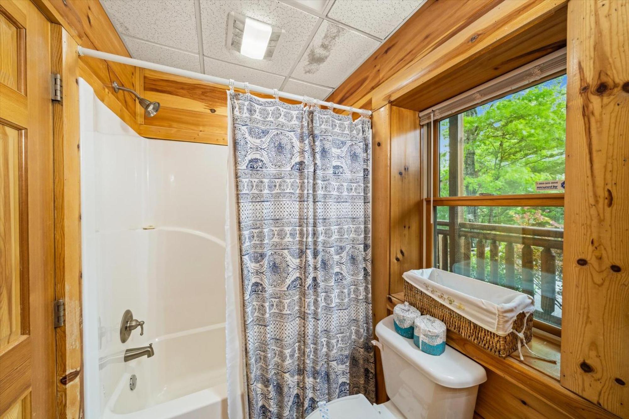 Holiday home Spacious 5br Sleeps 10 Gameroom Hot Tub Free Attraction Tickets *