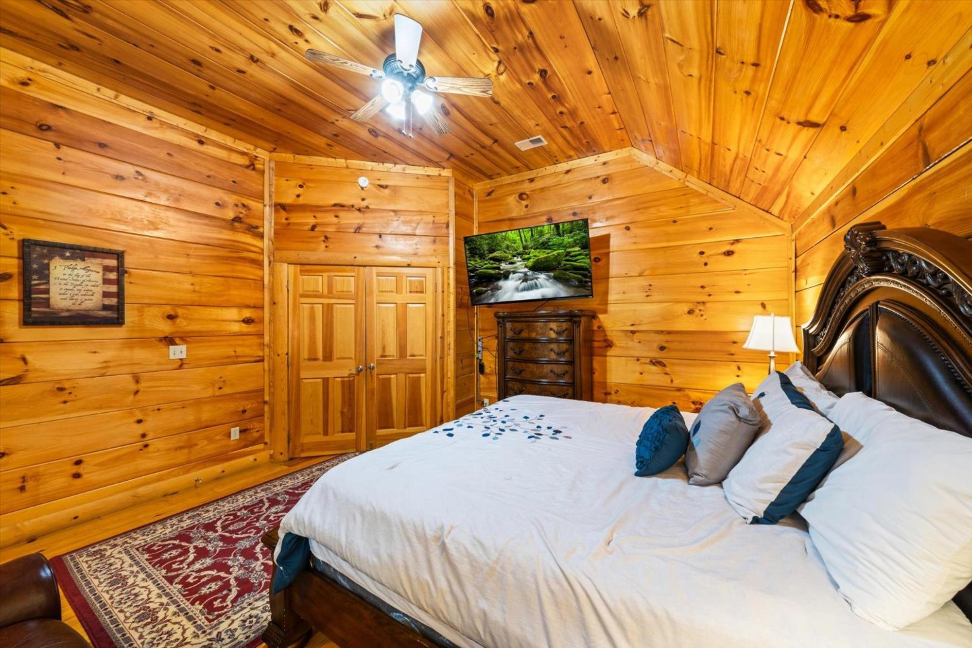 Spacious 5br Sleeps 10 Gameroom Hot Tub Free Attraction Tickets *