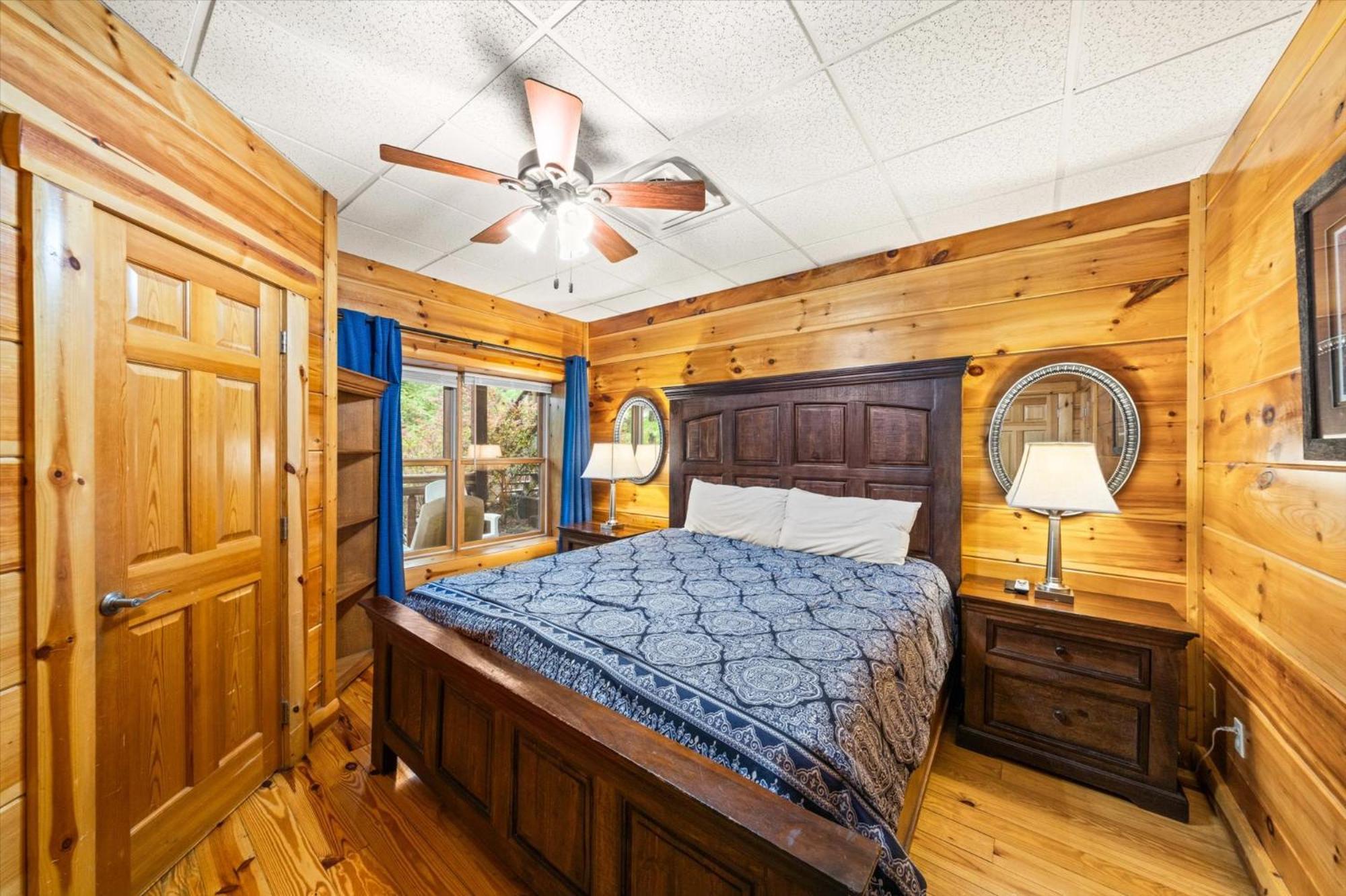 Spacious 5br Sleeps 10 Gameroom Hot Tub Free Attraction Tickets Holiday home *