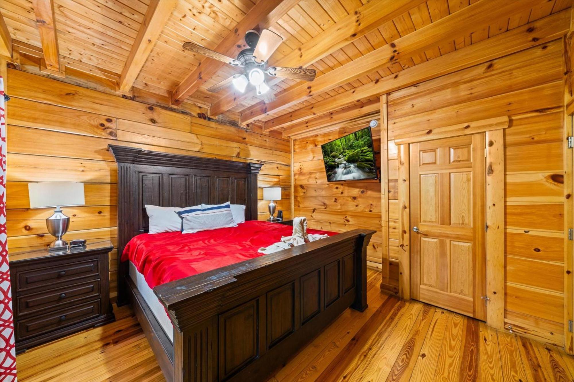 Spacious 5br Sleeps 10 Gameroom Hot Tub Free Attraction Tickets *