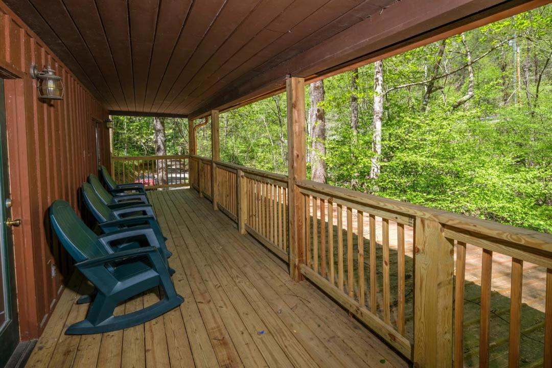 Spacious Creekside 6br Fire Pit Hot Tub Free Attraction Tickets * Pigeon Forge