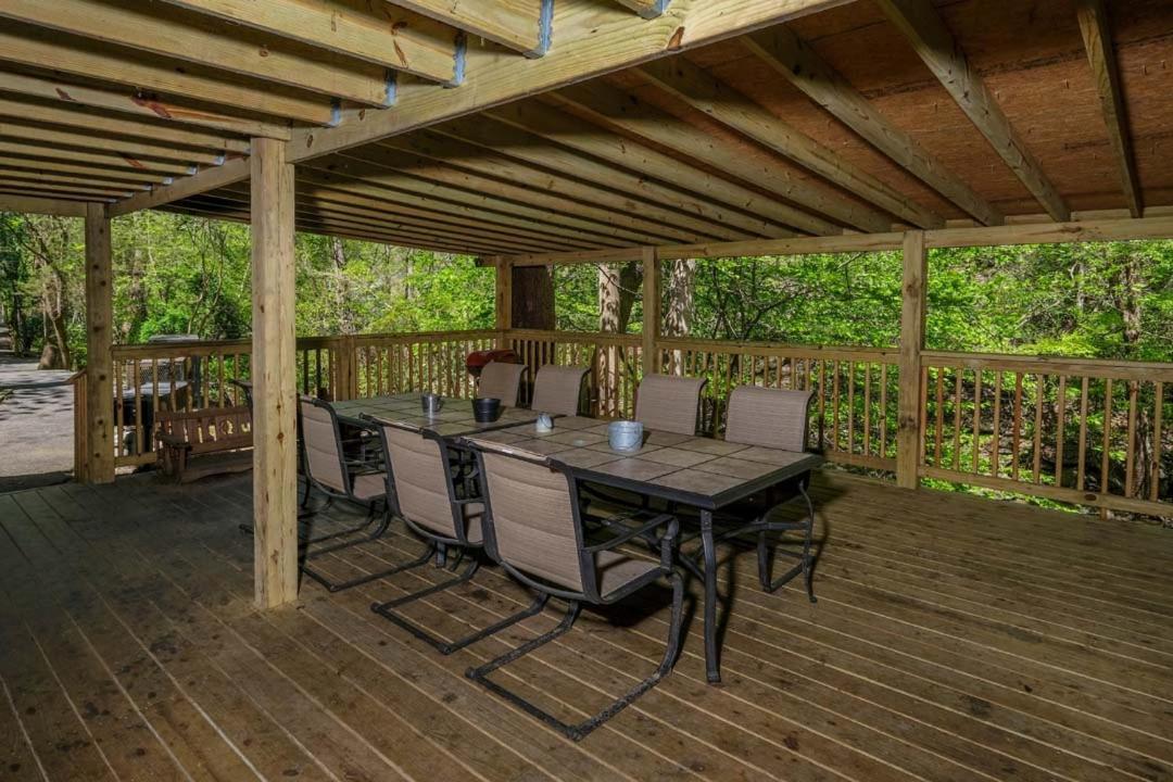 Holiday home Spacious Creekside 6br Fire Pit Hot Tub Free Attraction Tickets