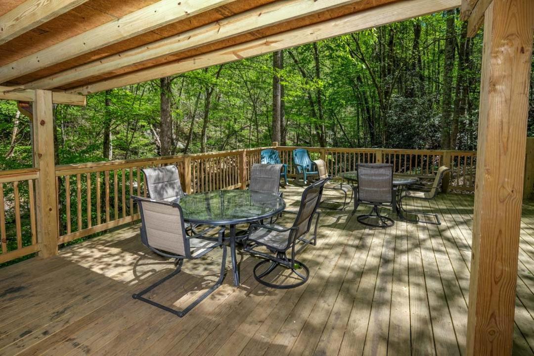 Holiday home Spacious Creekside 6br Fire Pit Hot Tub Free Attraction Tickets *