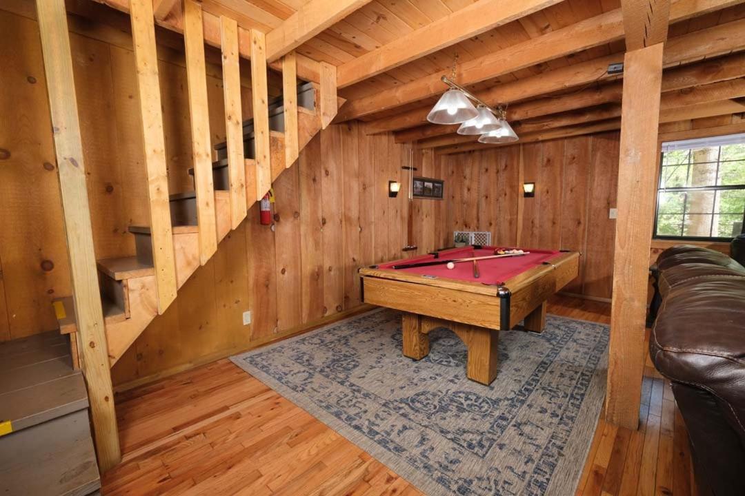 Holiday home Spacious Creekside 6br Fire Pit Hot Tub Free Attraction Tickets *