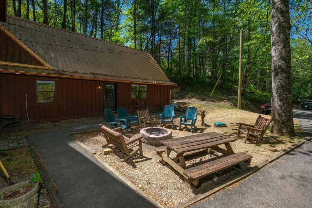 Holiday home Spacious Creekside 6br Fire Pit Hot Tub Free Attraction Tickets