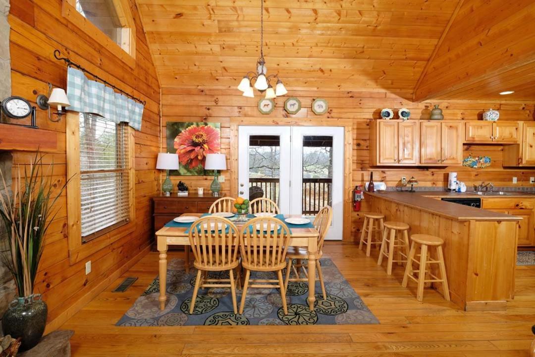 Autumn Ridge By Colonial Properties Holiday home Pigeon Forge