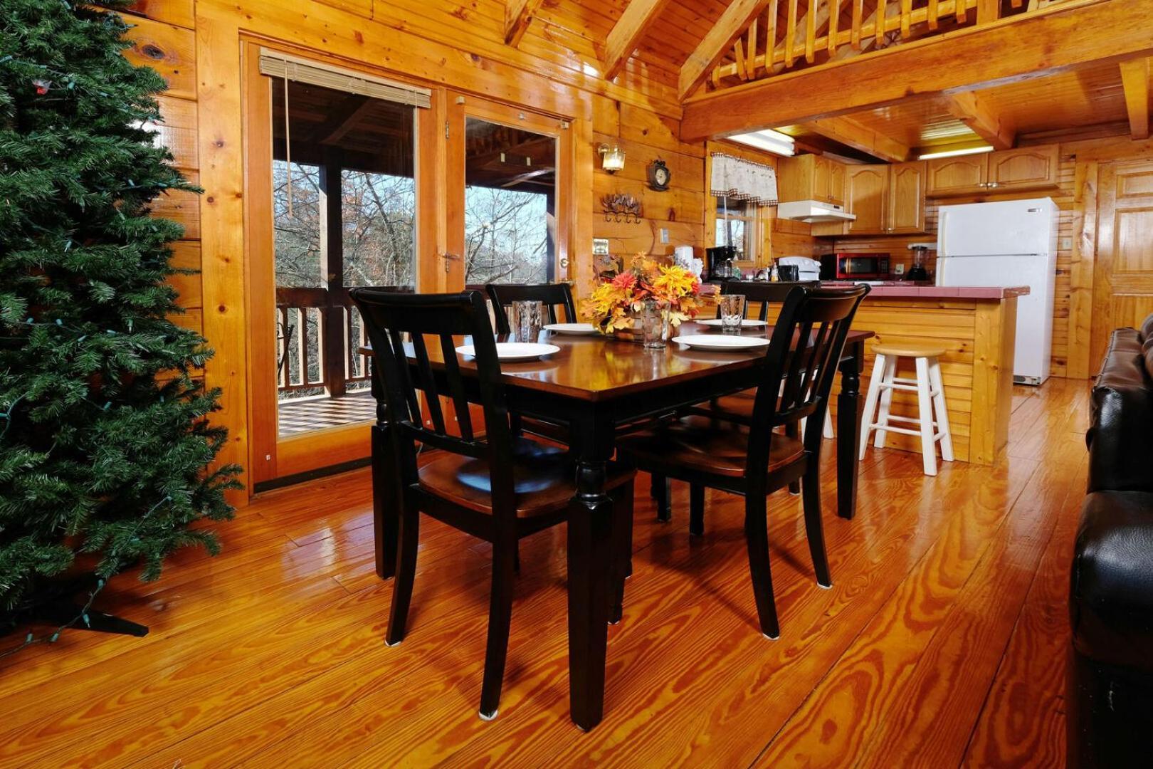 Cozy 2br Just 10 Min To Pkwy! Holiday home Pigeon Forge