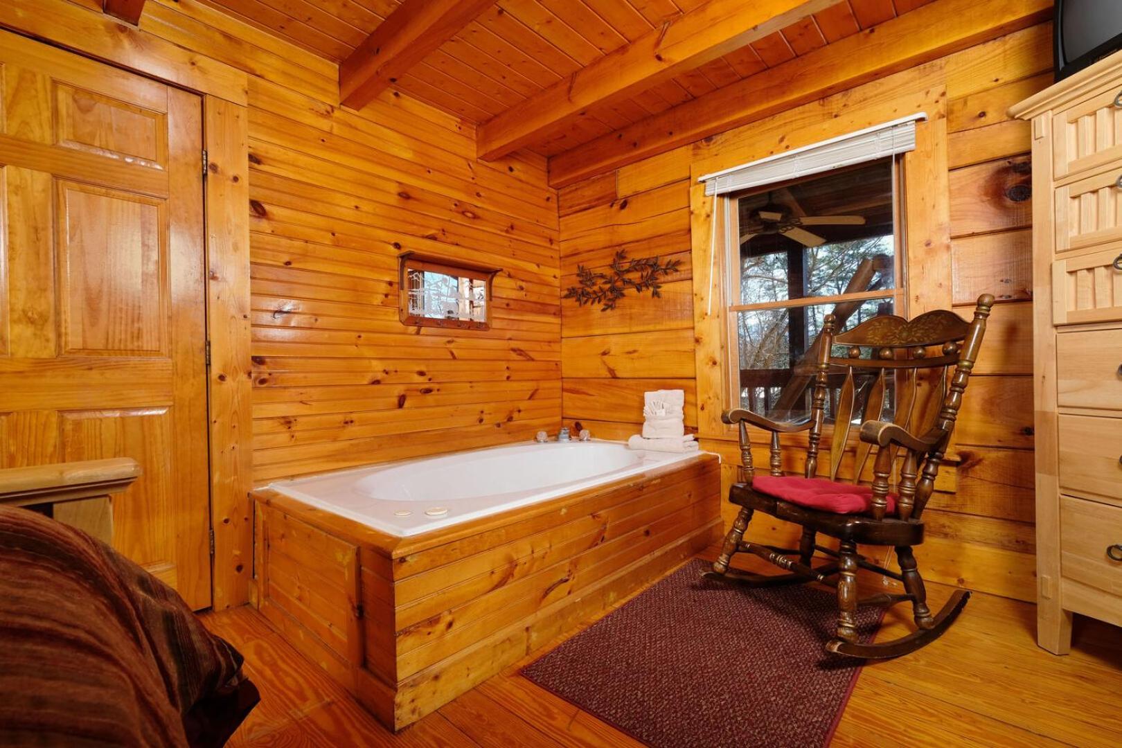 Cozy 2br Just 10 Min To Pkwy! Holiday home *