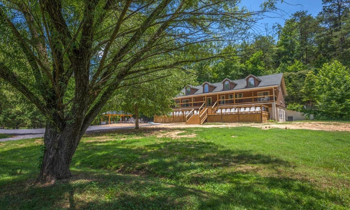 7br Sleeps 34 Outdoor Pool Fire Pit Secluded Free Attraction Tickets