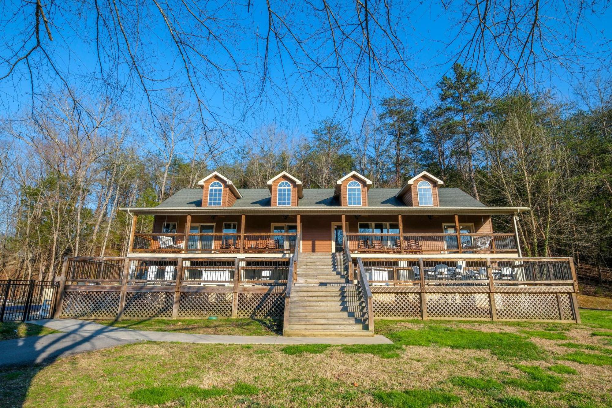 7br Sleeps 34 Outdoor Pool Fire Pit Secluded Free Attraction Tickets Holiday home