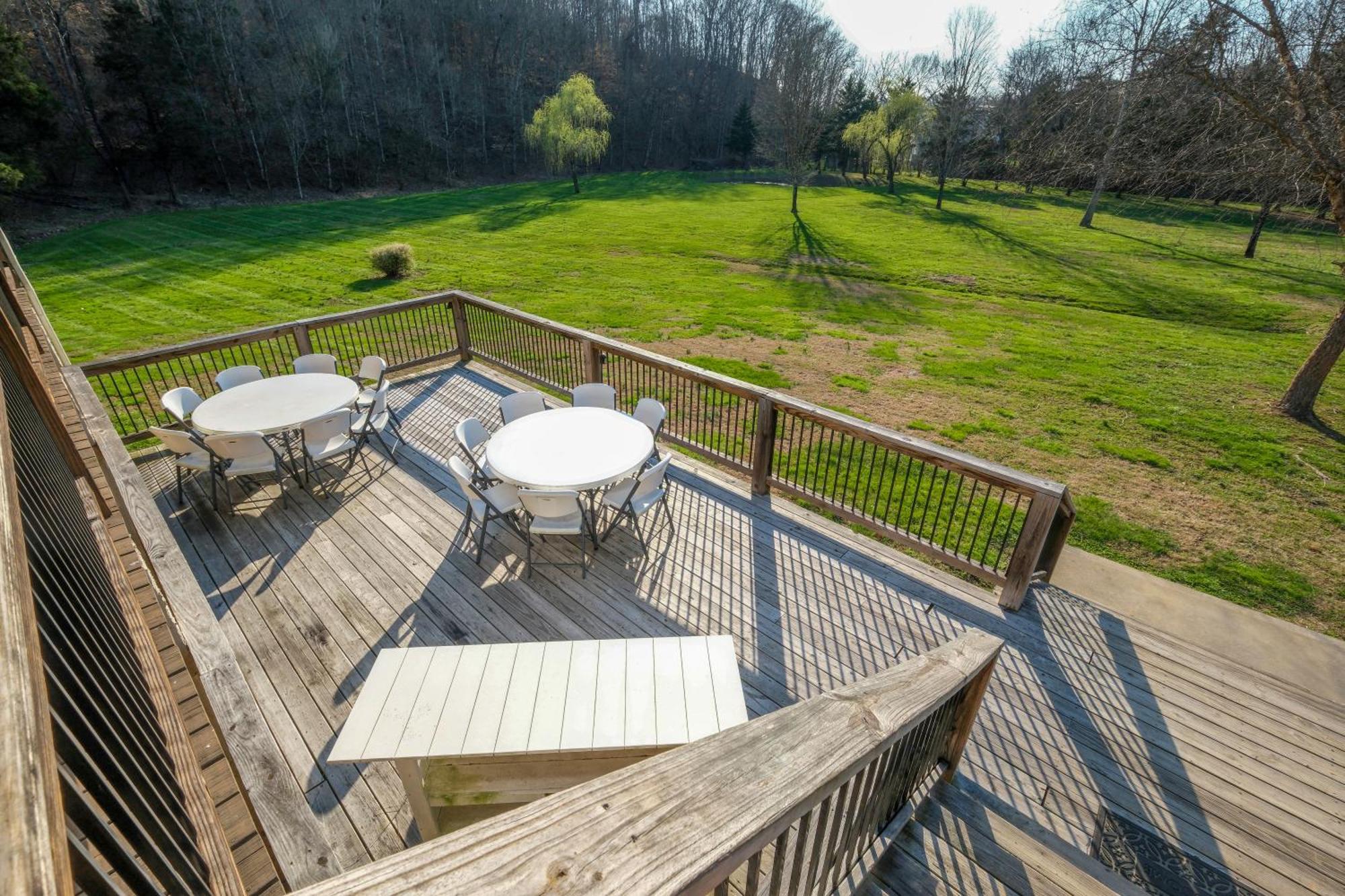Holiday home 7br Sleeps 34 Outdoor Pool Fire Pit Secluded Free Attraction Tickets *