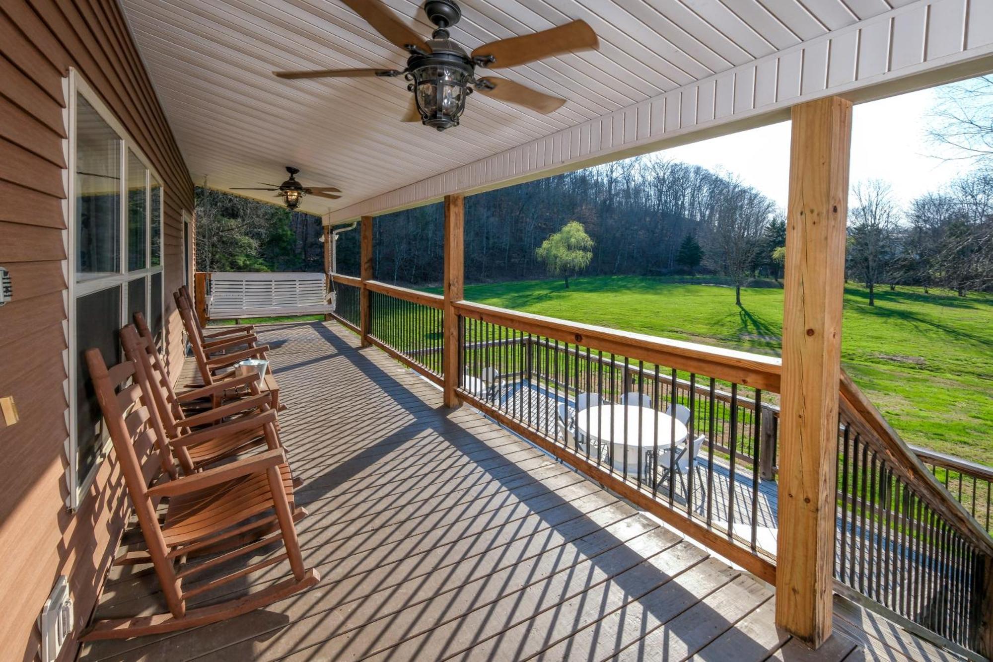 7br Sleeps 34 Outdoor Pool Fire Pit Secluded Free Attraction Tickets * Pigeon Forge