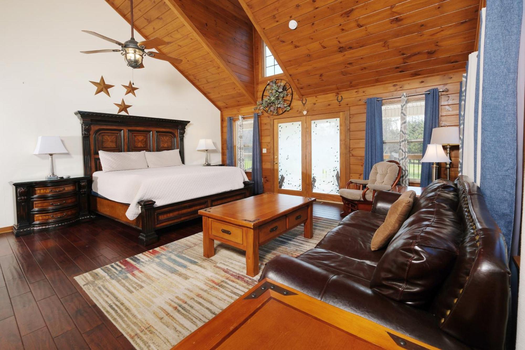 7br Sleeps 34 Outdoor Pool Fire Pit Secluded Free Attraction Tickets *