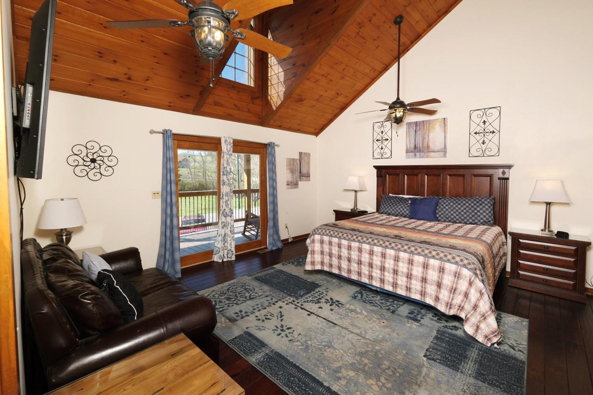 7br Sleeps 34 Outdoor Pool Fire Pit Secluded Free Attraction Tickets *
