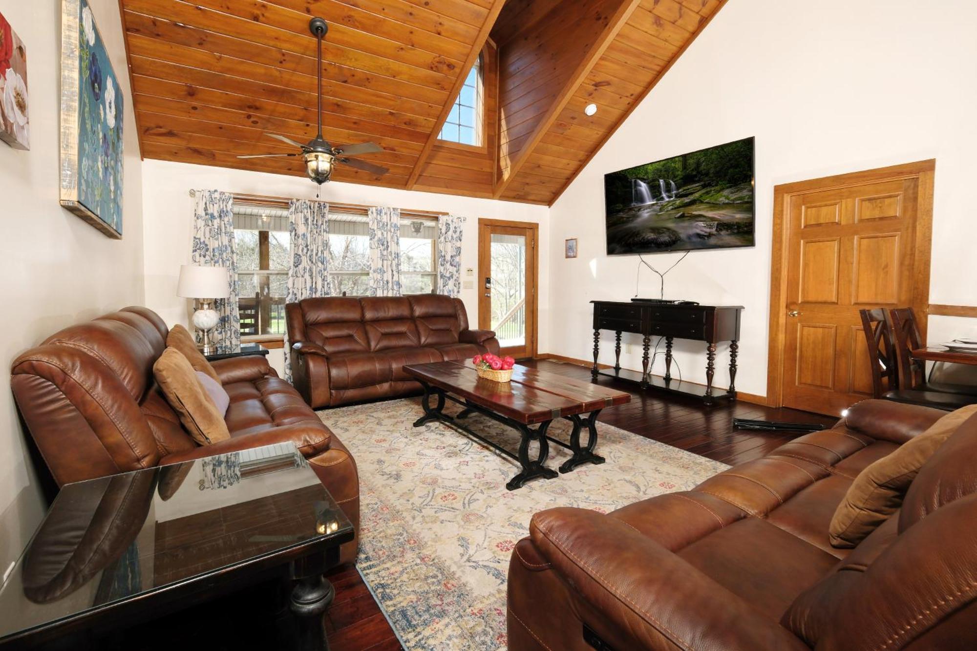 7br Sleeps 34 Outdoor Pool Fire Pit Secluded Free Attraction Tickets *