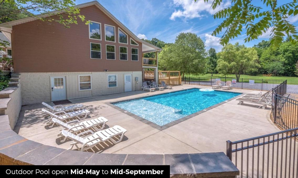 7br Sleeps 34 Outdoor Pool Fire Pit Secluded Free Attraction Tickets *