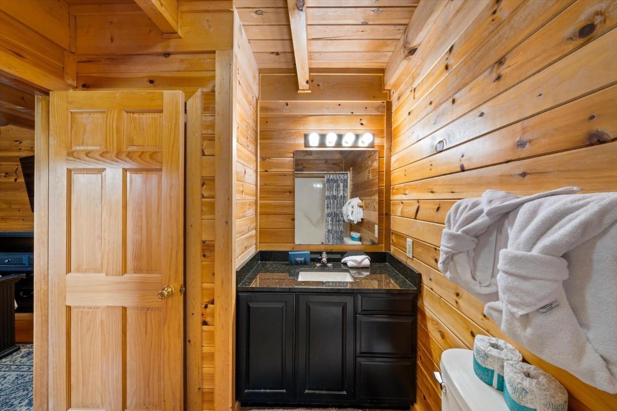 Cute And Cozy 2br Hot Tub Free Attraction Tickets Holiday home Pigeon Forge