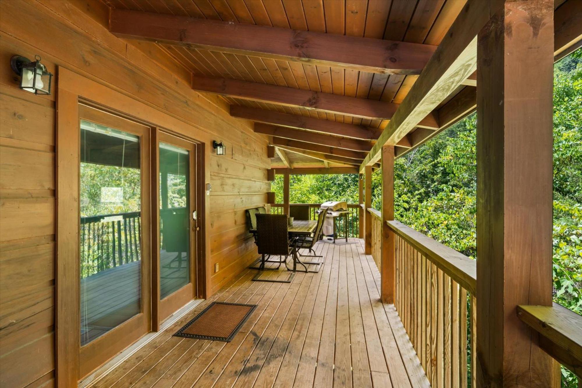 Cute And Cozy 2br Hot Tub Free Attraction Tickets Holiday home Pigeon Forge