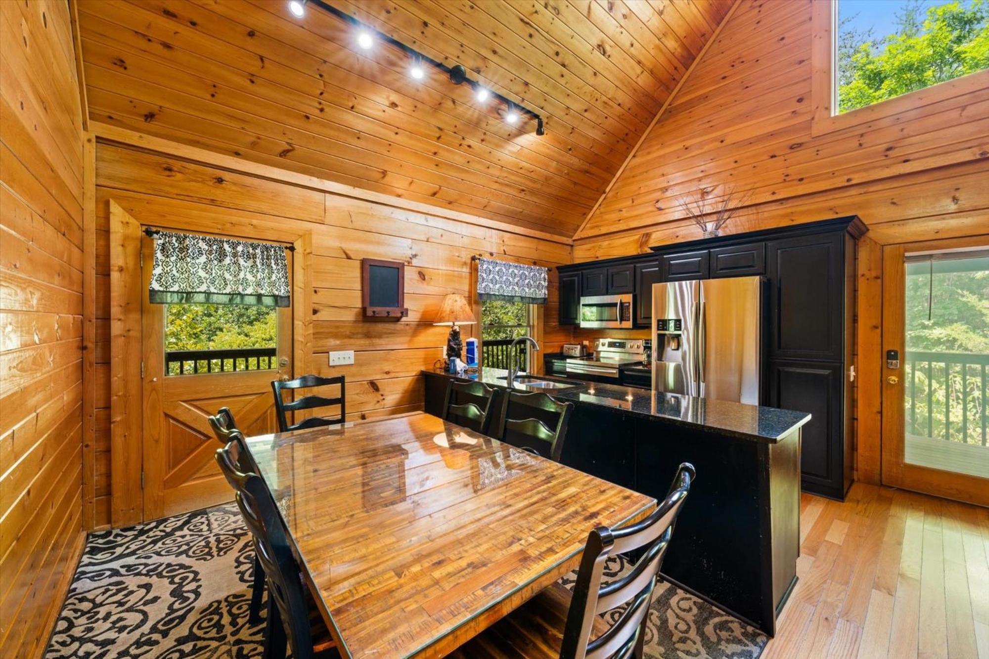 Cute And Cozy 2br Hot Tub Free Attraction Tickets Holiday home Pigeon Forge