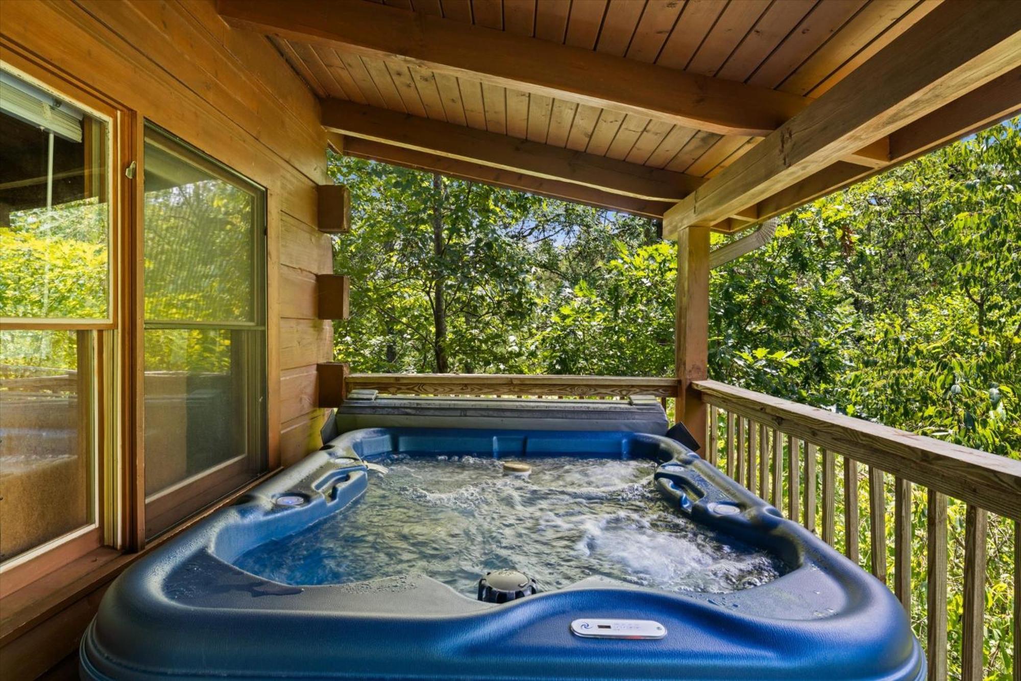 Cute And Cozy 2br Hot Tub Free Attraction Tickets *