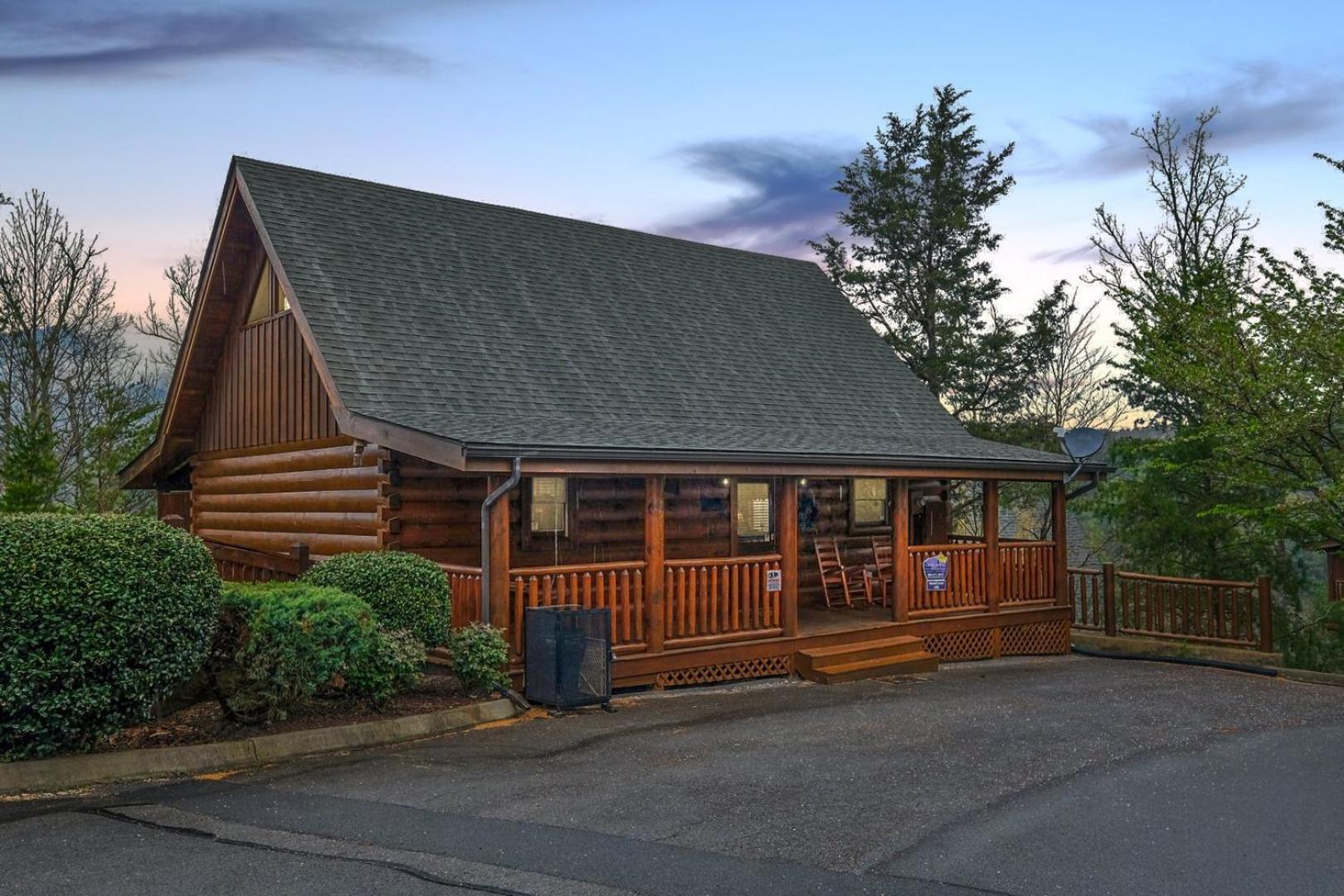 Romantic And Spacious 1br Gameroom Hot Tub Free Attraction Tickets Holiday home Pigeon Forge