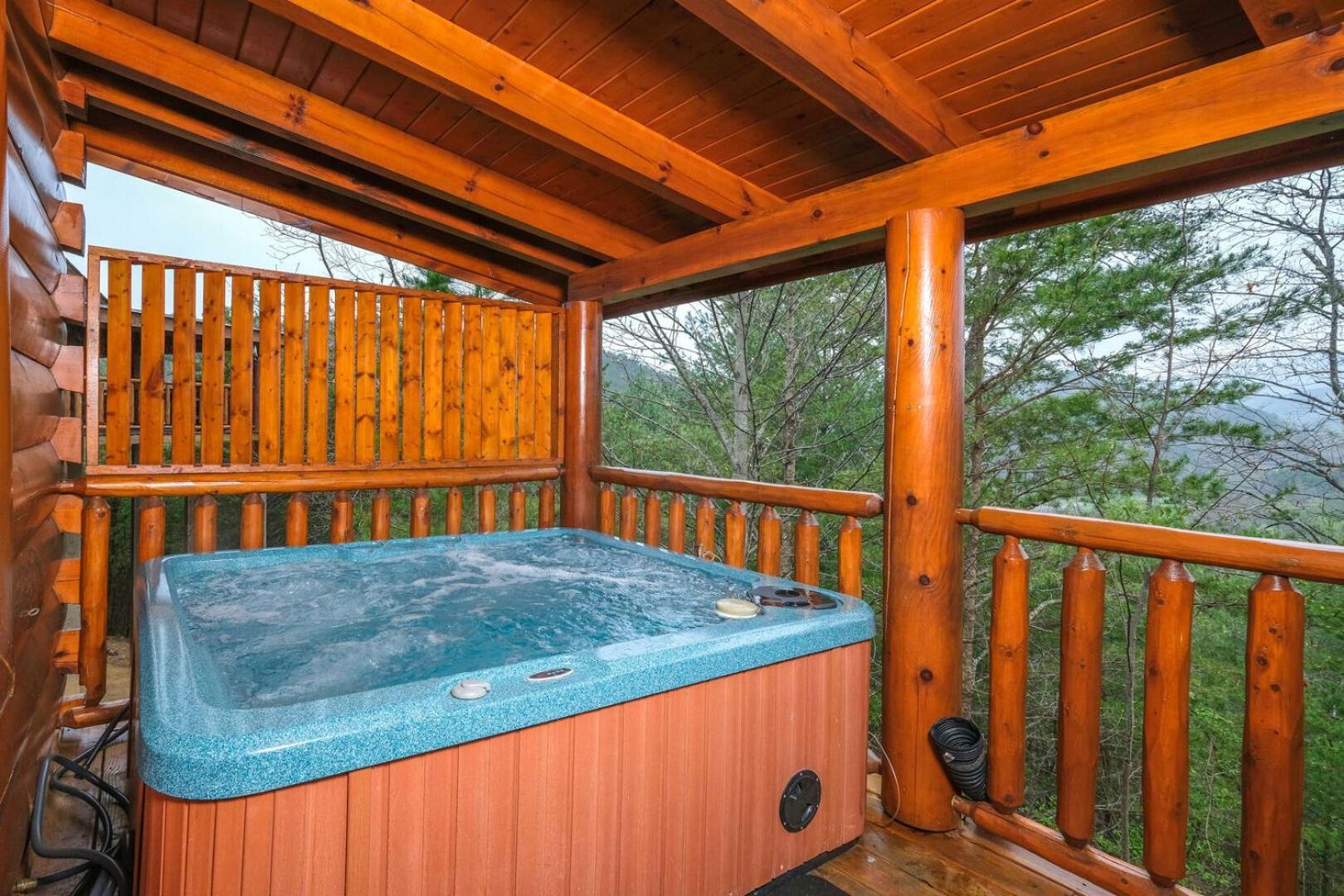 Romantic And Spacious 1br Gameroom Hot Tub Free Attraction Tickets Holiday home