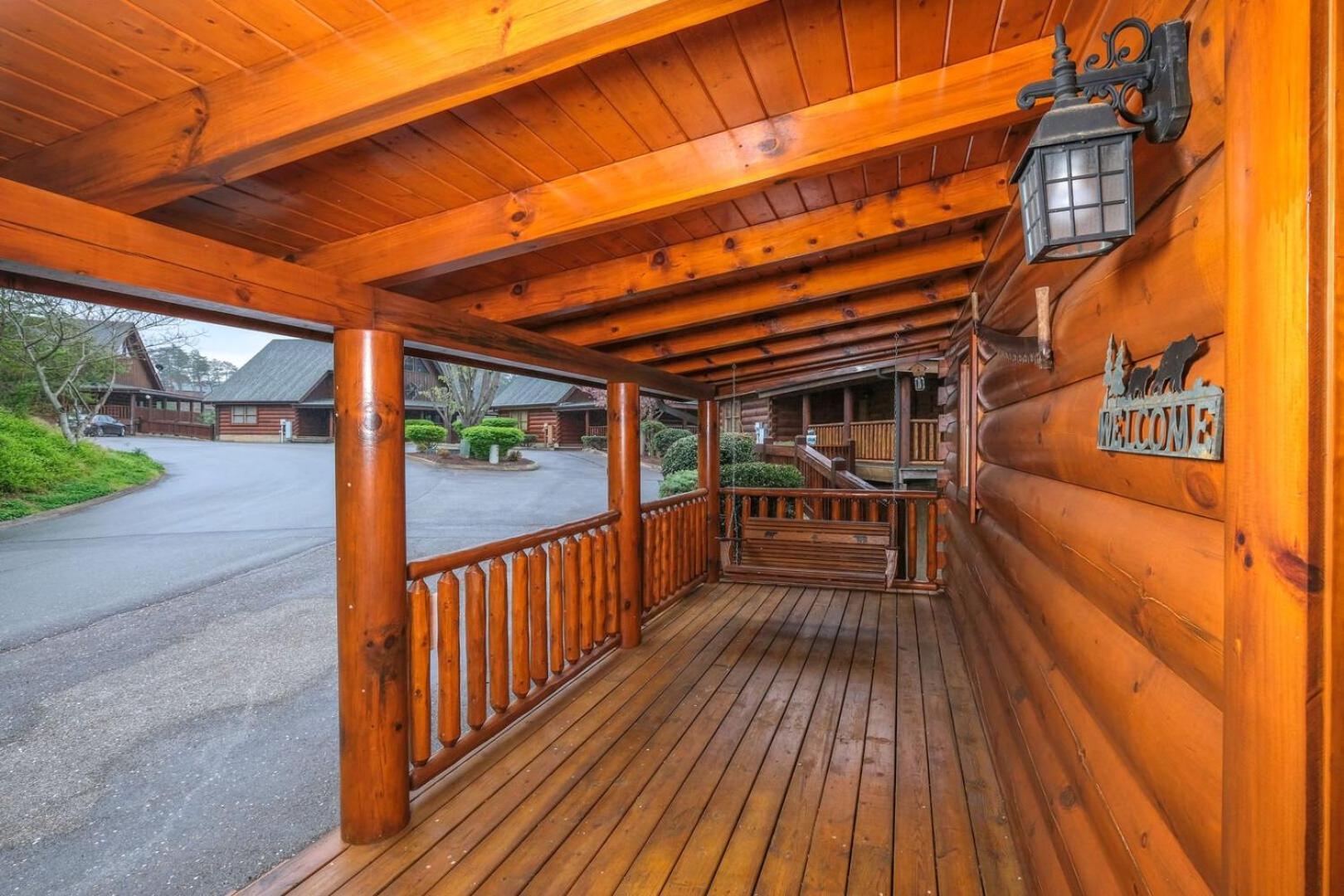 Holiday home Romantic And Spacious 1br Gameroom Hot Tub Free Attraction Tickets Pigeon Forge