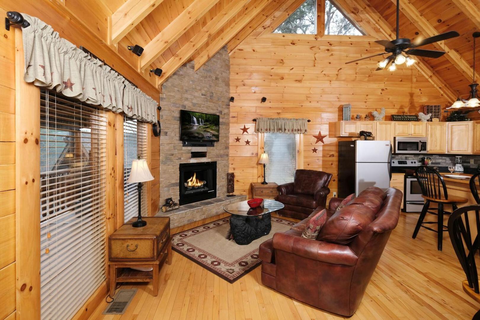 Romantic And Spacious 1br Gameroom Hot Tub Free Attraction Tickets Holiday home