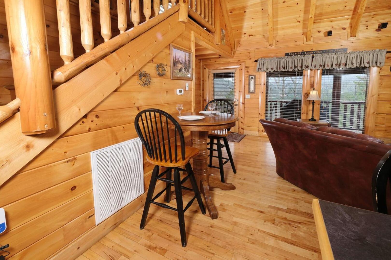 Romantic And Spacious 1br Gameroom Hot Tub Free Attraction Tickets Holiday home *