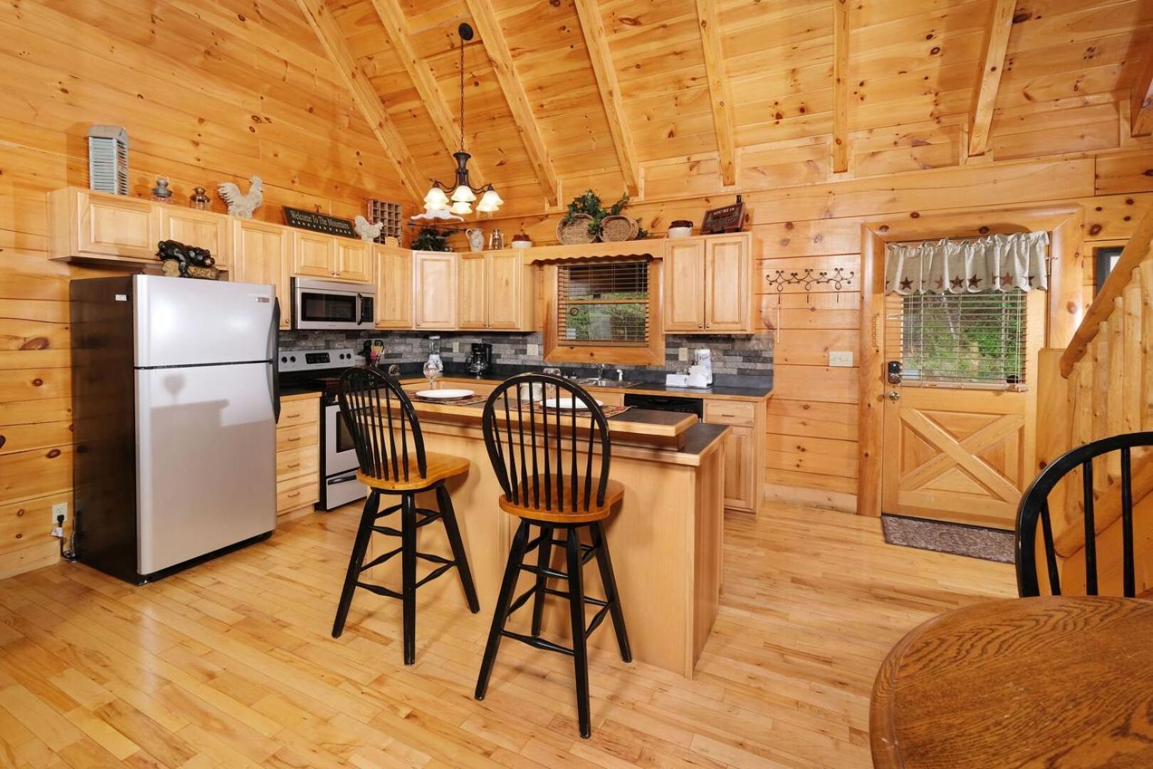 Romantic And Spacious 1br Gameroom Hot Tub Free Attraction Tickets Holiday home Pigeon Forge