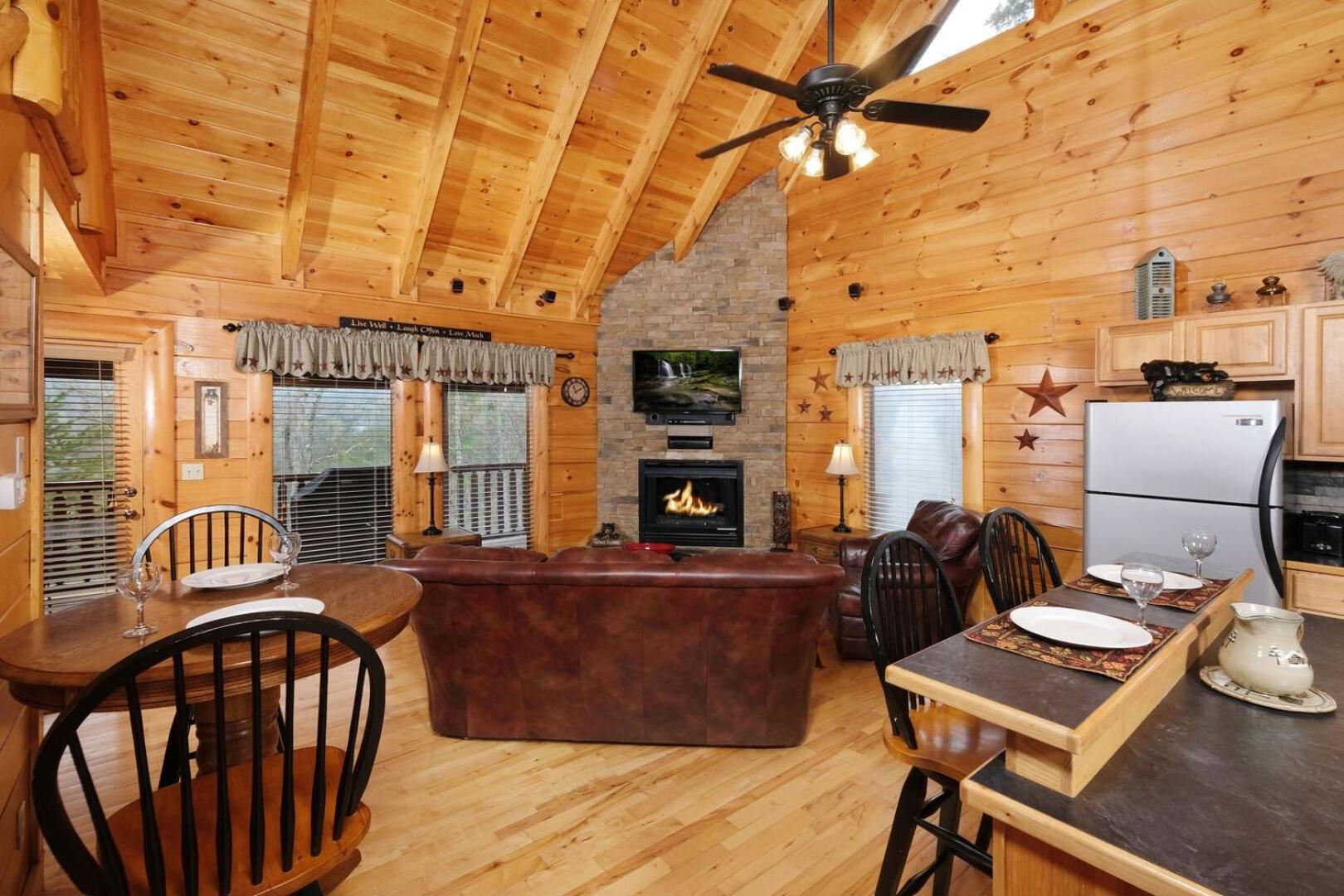 Holiday home Romantic And Spacious 1br Gameroom Hot Tub Free Attraction Tickets Pigeon Forge