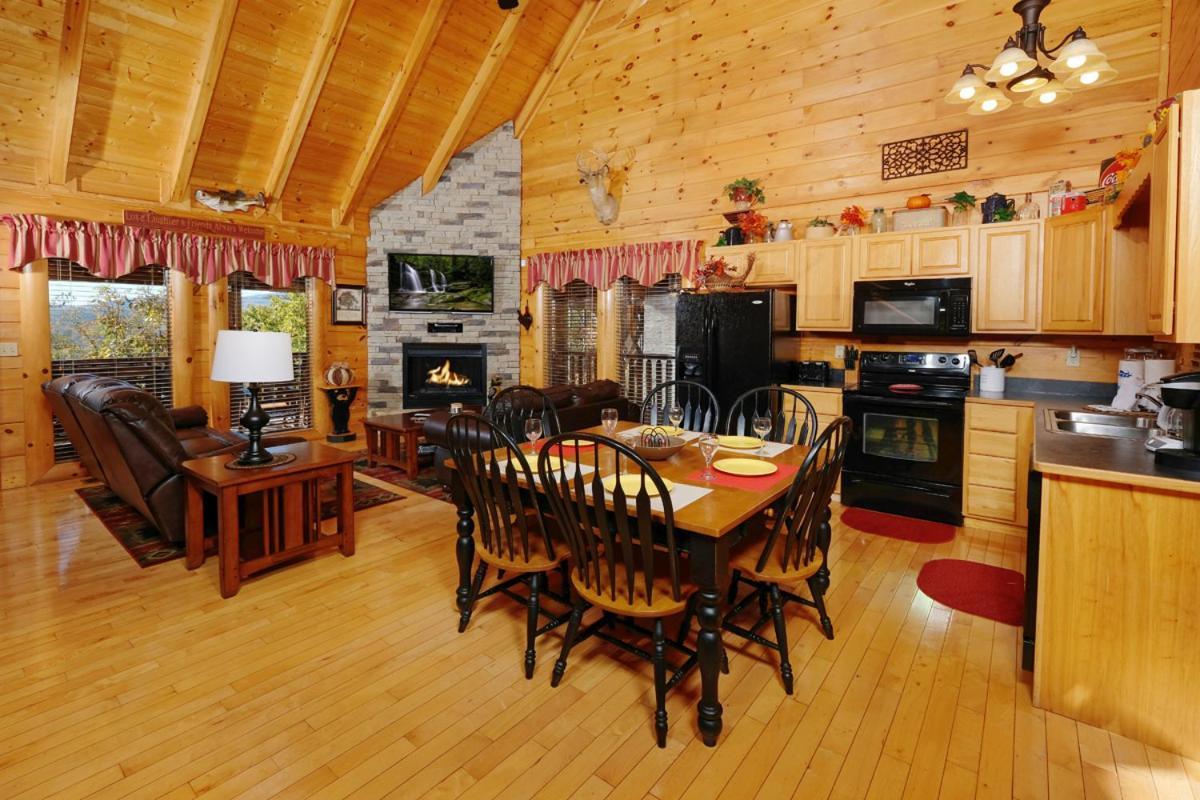 Holiday home Modern 2br Hot Tub Pool Table Free Attraction Tickets Pigeon Forge