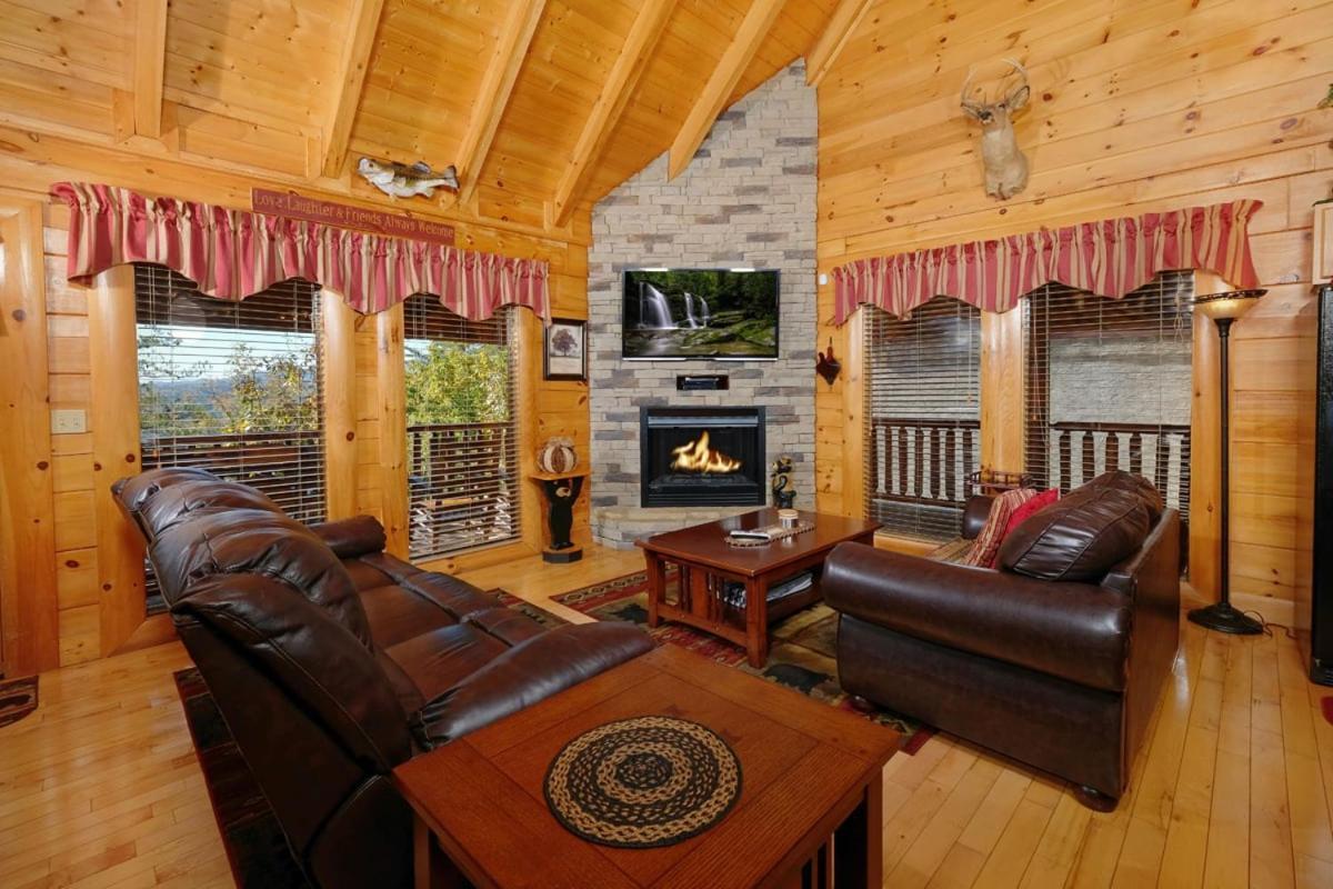 Holiday home Modern 2br Hot Tub Pool Table Free Attraction Tickets Pigeon Forge