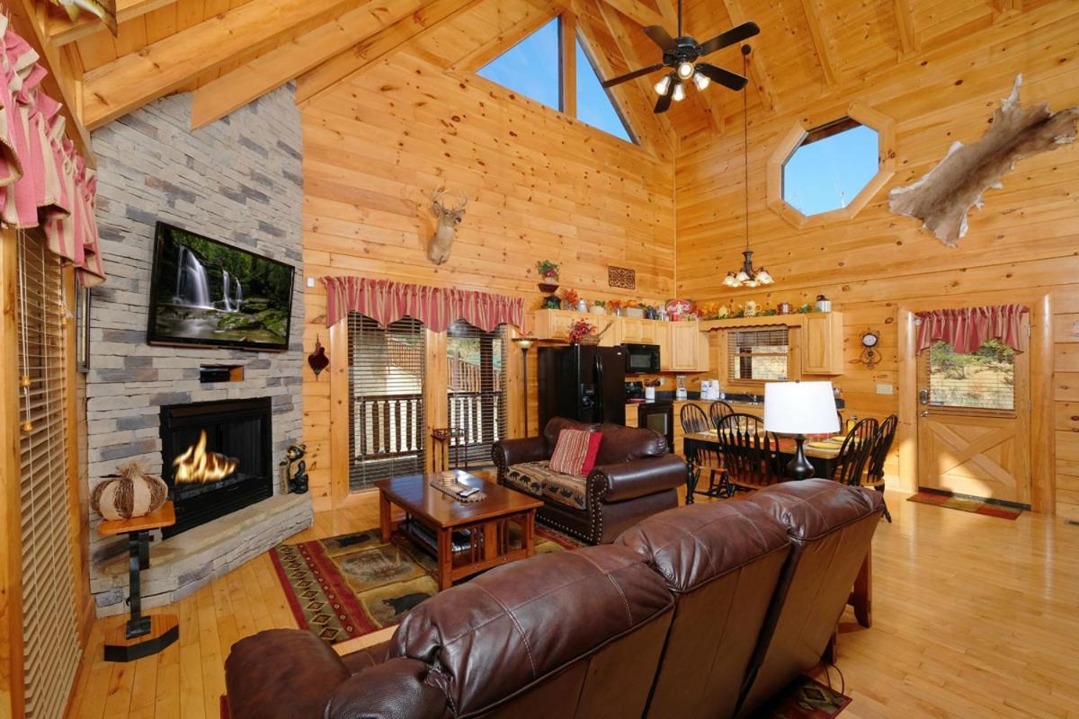Holiday home Modern 2br Hot Tub Pool Table Free Attraction Tickets Pigeon Forge
